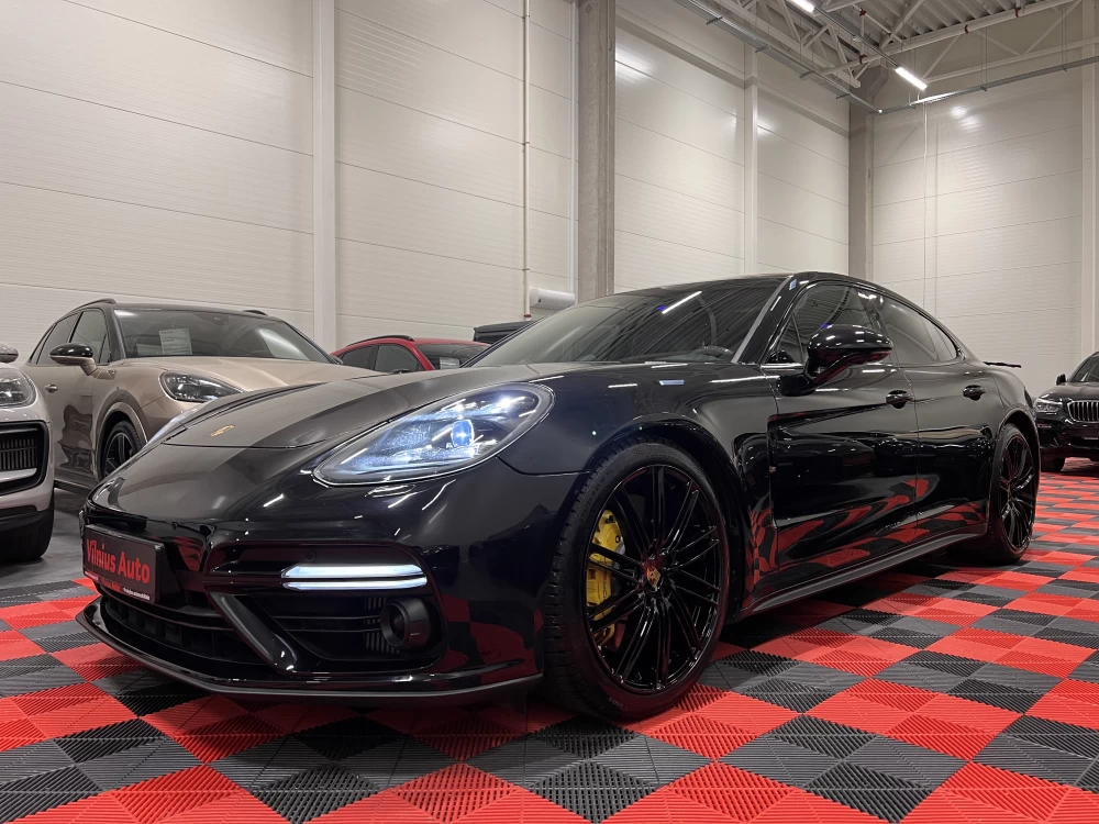 2017 Porsche Panamera