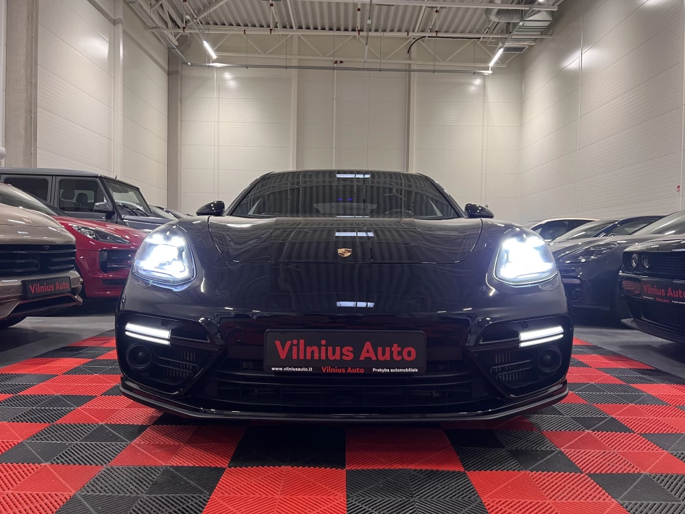 2017 Porsche Panamera