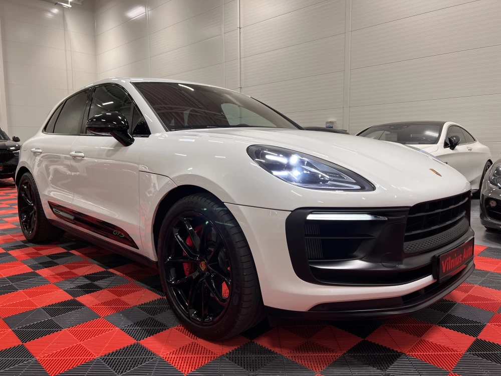 2022 Porsche Macan