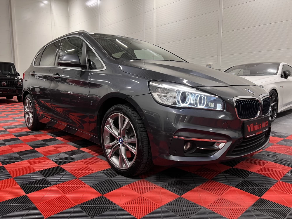 2017 BMW 225