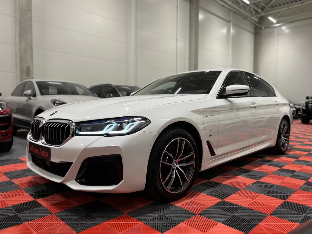 2020 BMW 530