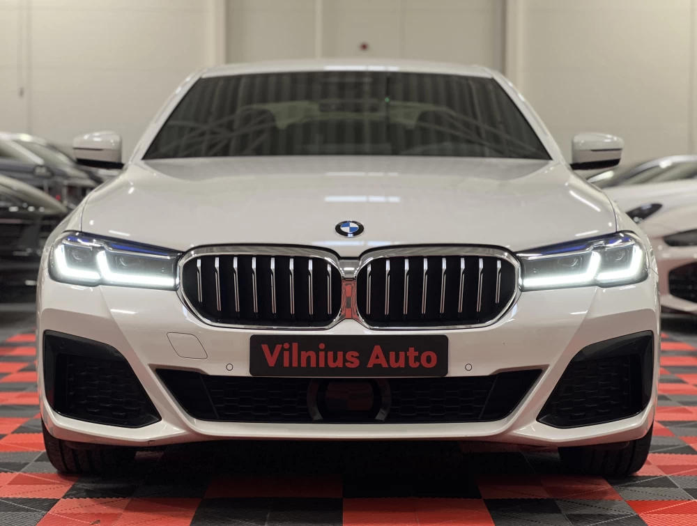2020 BMW 530