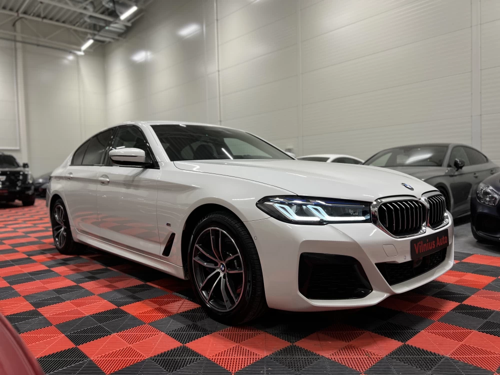 2020 BMW 530