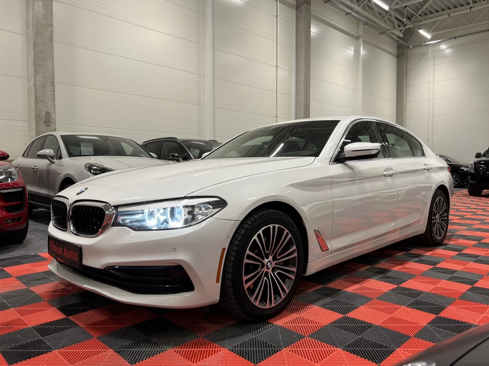 2019 BMW 530