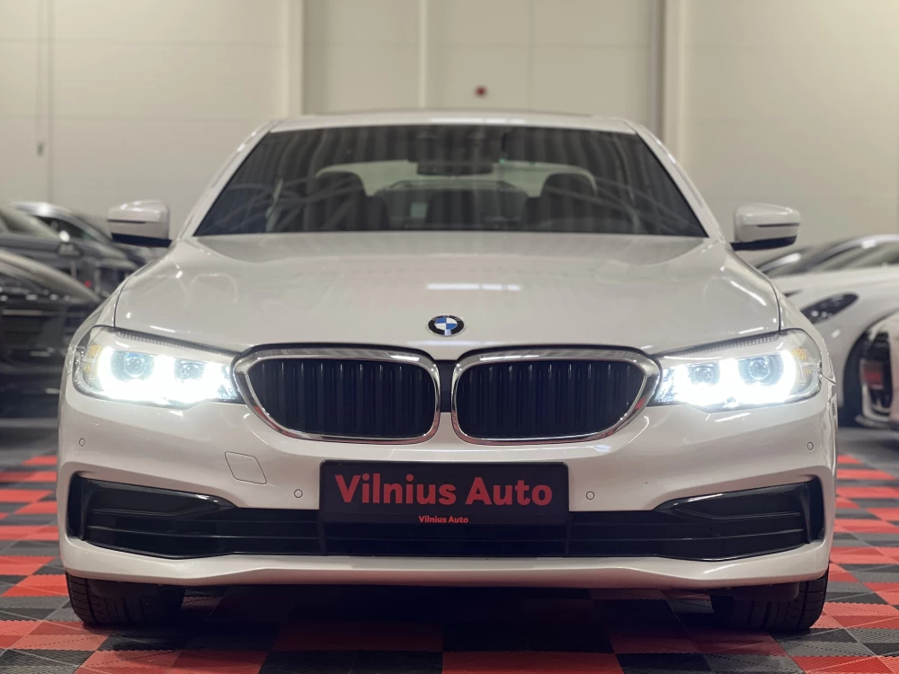2019 BMW 530