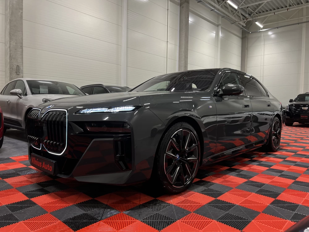 2023 BMW i7