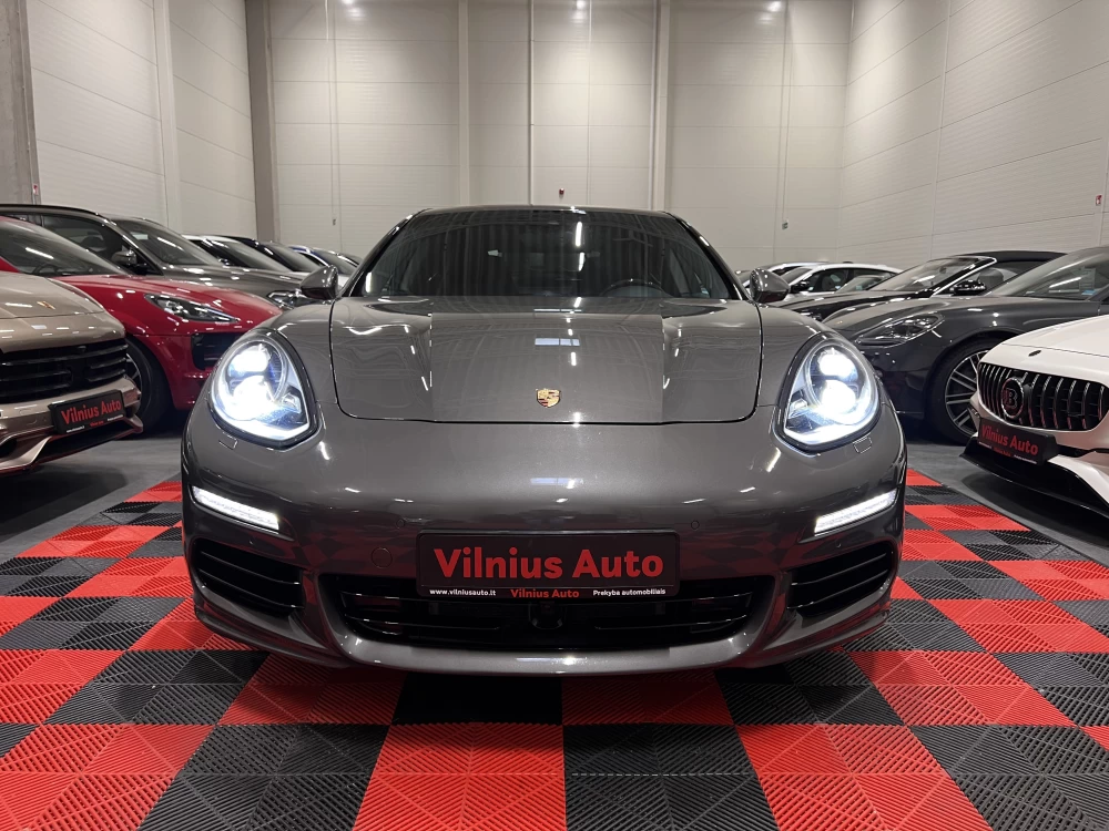 2015 Porsche Panamera