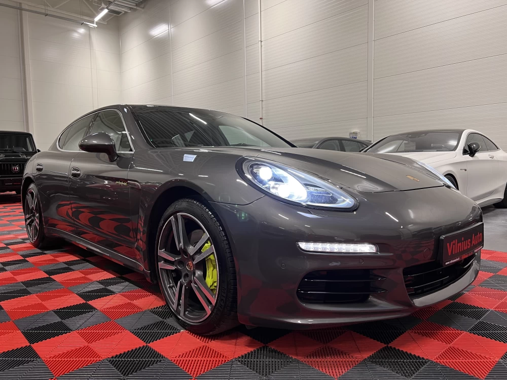 2015 Porsche Panamera