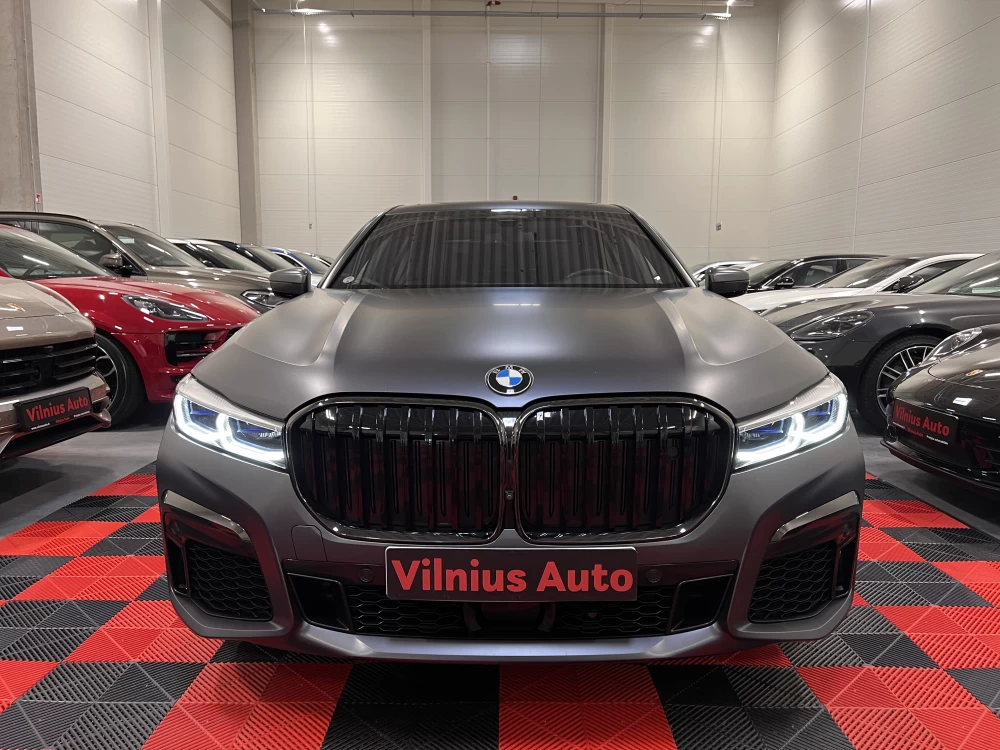 2020 BMW 745