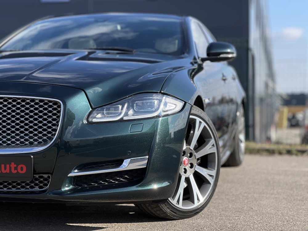2015 Jaguar XJ
