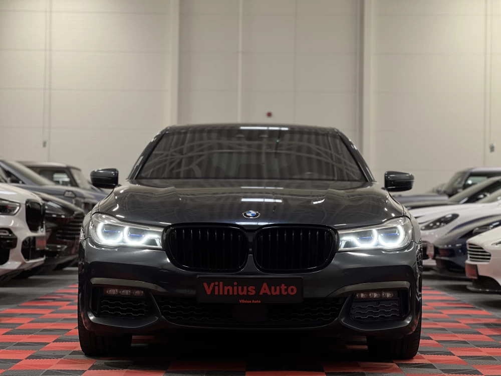 2016 BMW 750