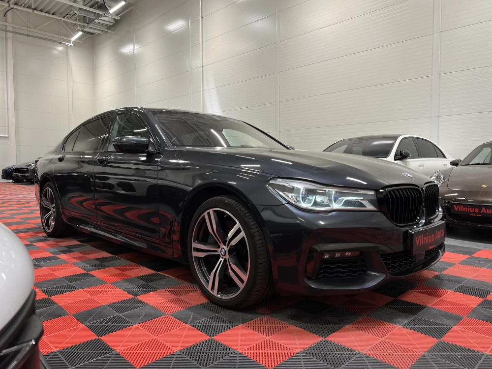 2016 BMW 750