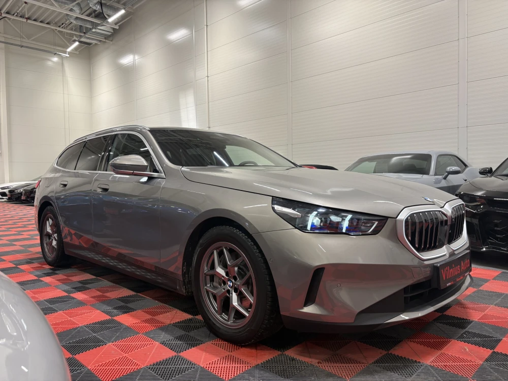 2025 BMW 540